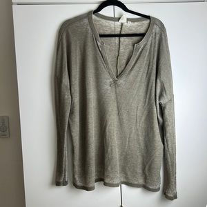 Comfy lightweight green long sleeve